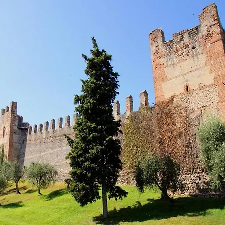 In Near Garda Lazise