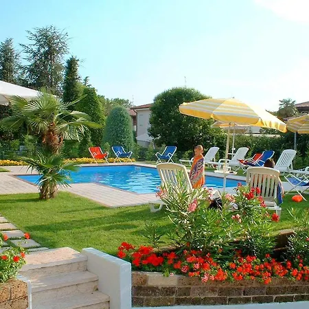 In Near Garda * Lazise
